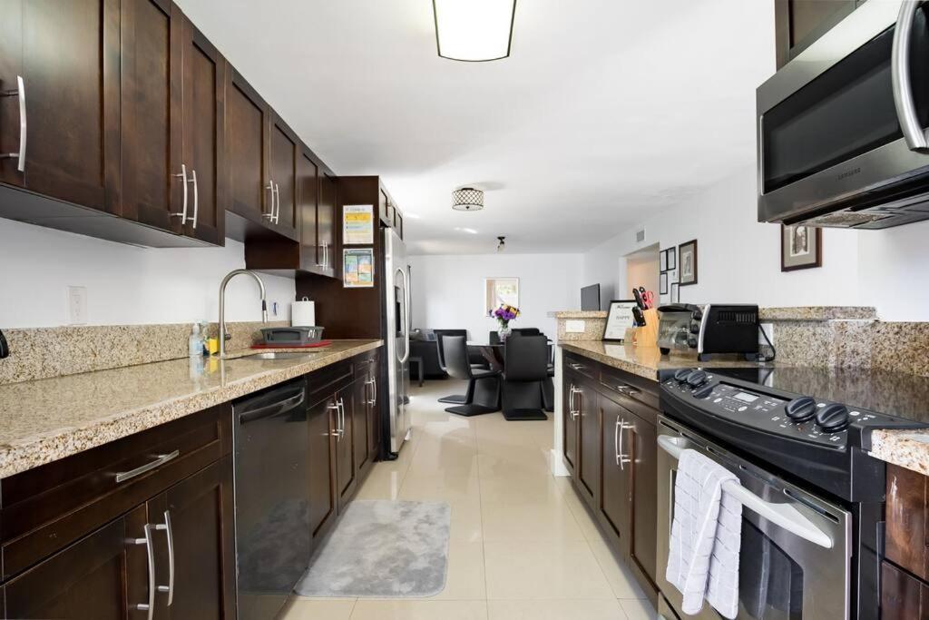 A2 - Endless Summer Vacation Rentals - 3 Bedroom Apartment Close To Casino Форт-Лодердейл Экстерьер фото